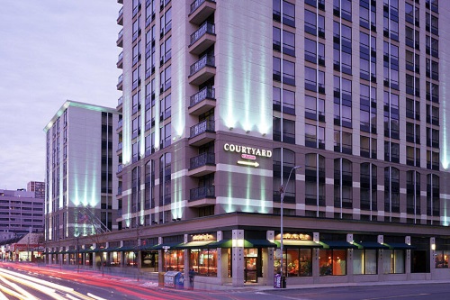 Courtyard by Marriott Toronto buitenkant